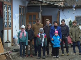 Campania Socială "Moldova 1 aduce Crăciunul" pentru familia Puiu